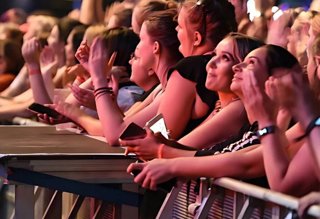 MOJO Barrier Rentals | Concert & Event Barricade Hire